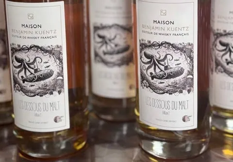 Bouteilles « Les dessous du malt » de la Maison Benjamin Kuentz, whisky créé en atelier